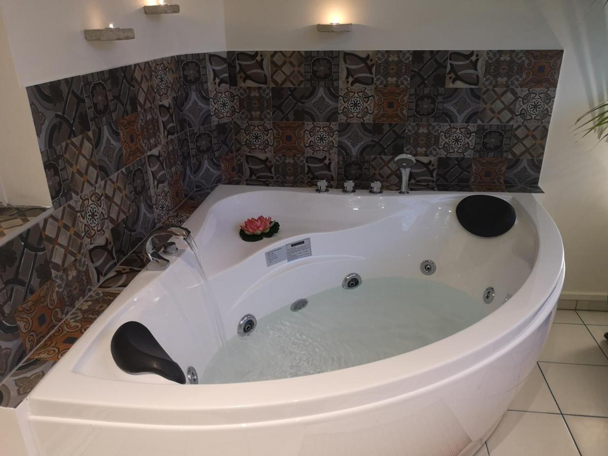 Kentia Modern/Artistic City Apartment Heraklion  Ngoại thất bức ảnh